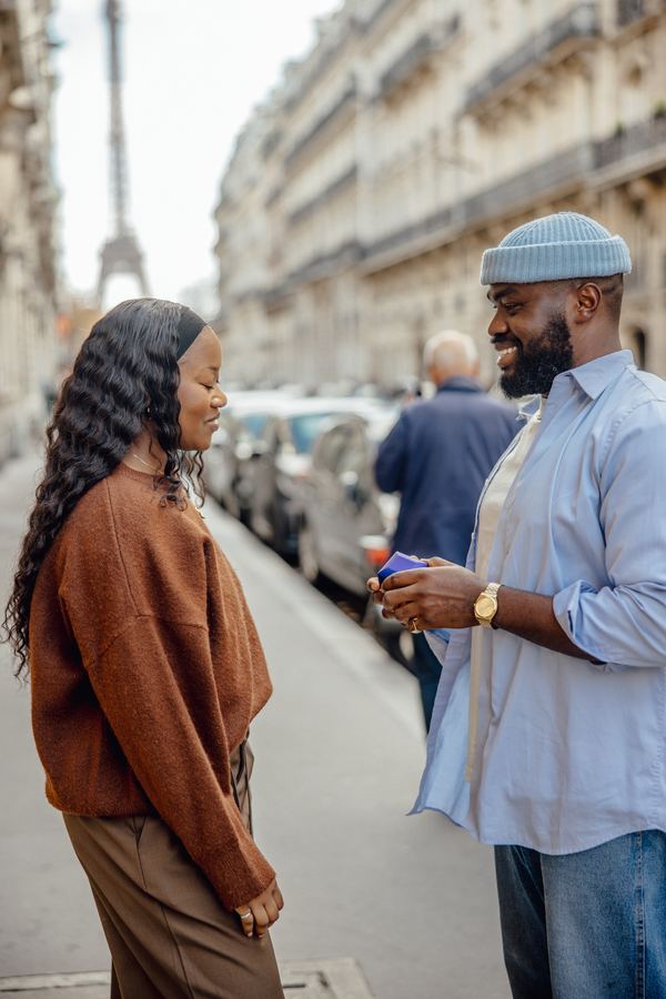 Marriage proposal, Paris
