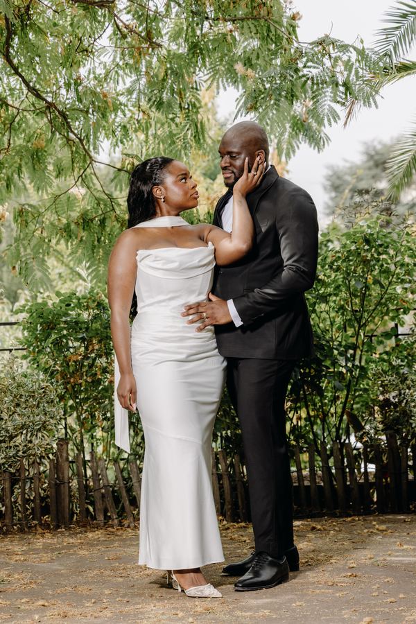 Wedding couple, garden park, Paris